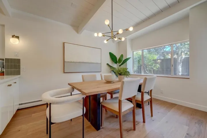 20 Roosevelt Circle, Palo Alto, California 94306