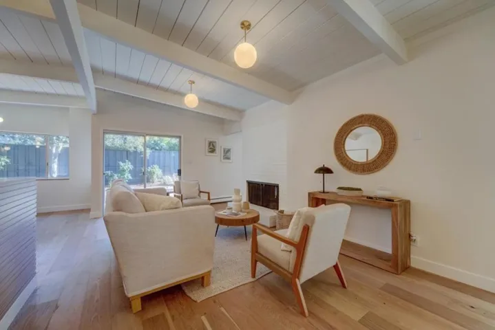 20 Roosevelt Circle, Palo Alto, California 94306