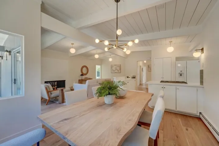 20 Roosevelt Circle, Palo Alto, California 94306