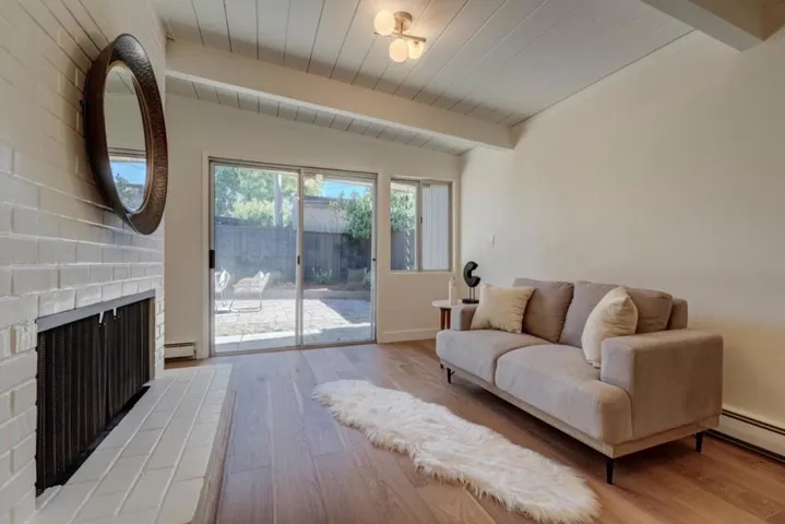 20 Roosevelt Circle, Palo Alto, California 94306