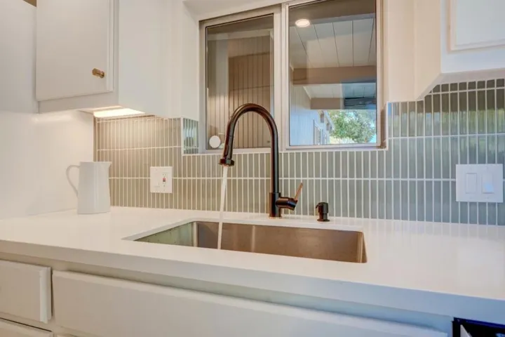 20 Roosevelt Circle, Palo Alto, California 94306