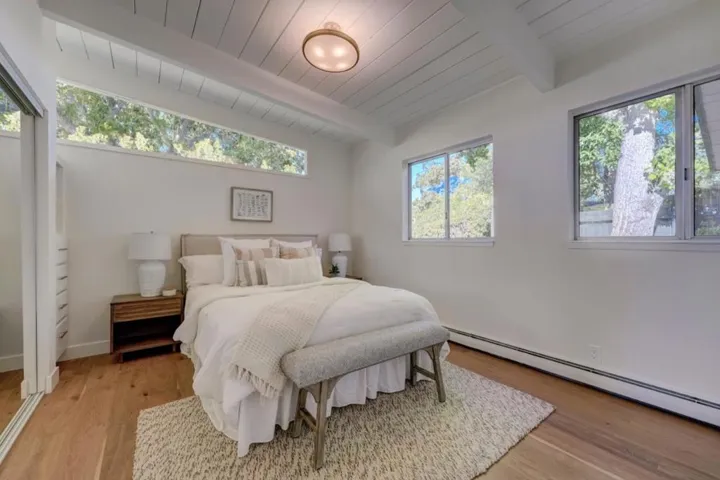 20 Roosevelt Circle, Palo Alto, California 94306