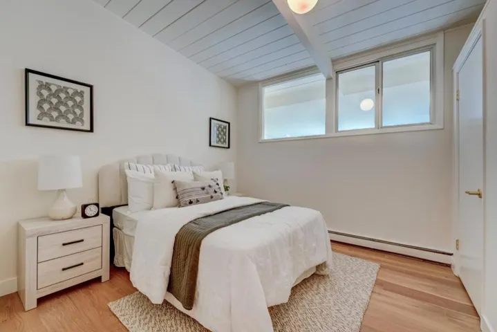 20 Roosevelt Circle, Palo Alto, California 94306
