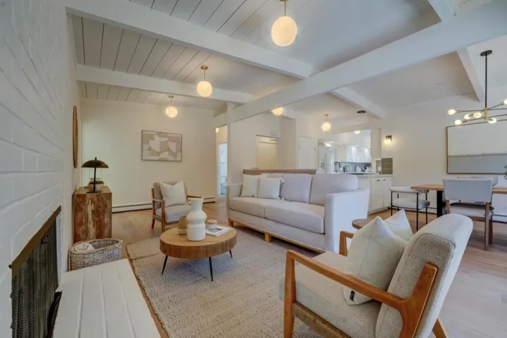 20 Roosevelt Circle, Palo Alto, California 94306