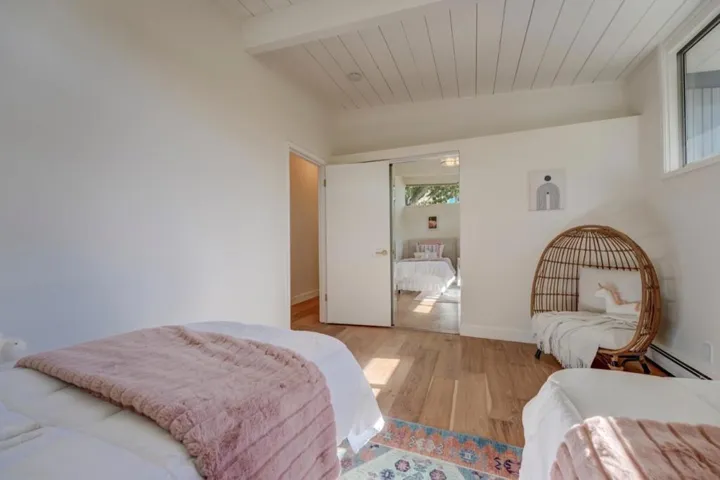 20 Roosevelt Circle, Palo Alto, California 94306