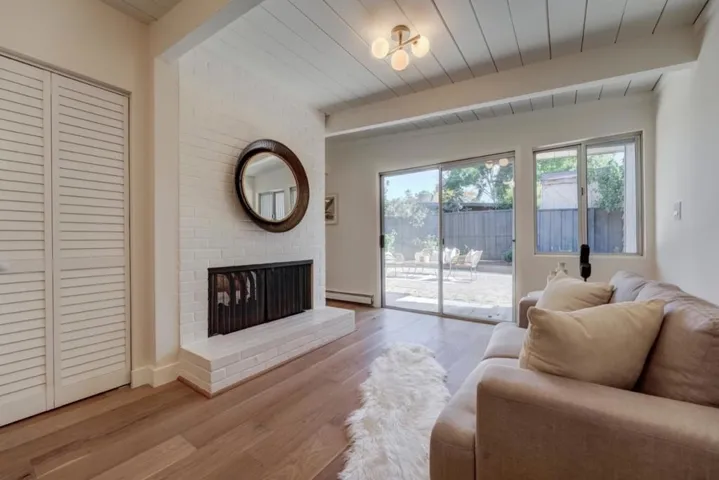 20 Roosevelt Circle, Palo Alto, California 94306