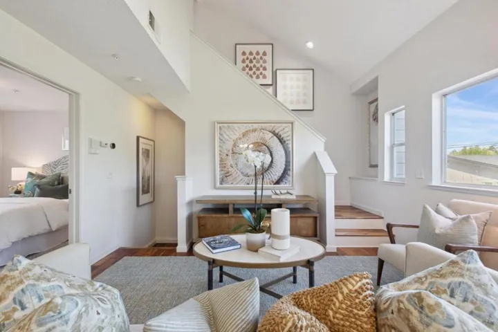 307 Old County Road 4, San Carlos, California 94070