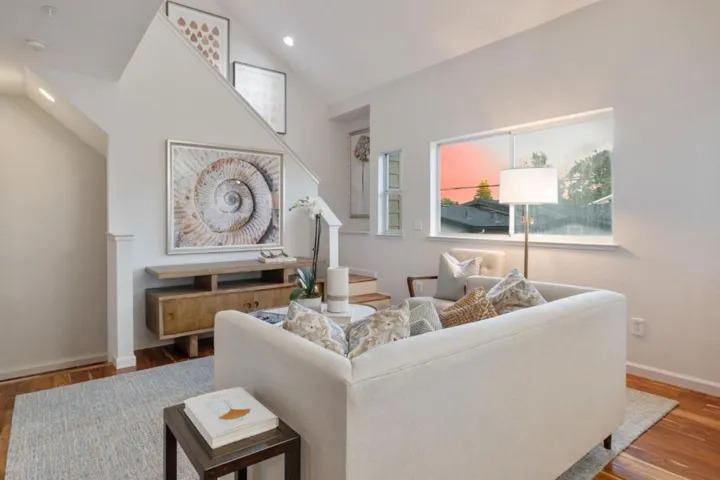 307 Old County Road 4, San Carlos, California 94070