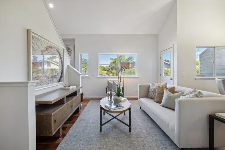 307 Old County Road 4, San Carlos, California 94070