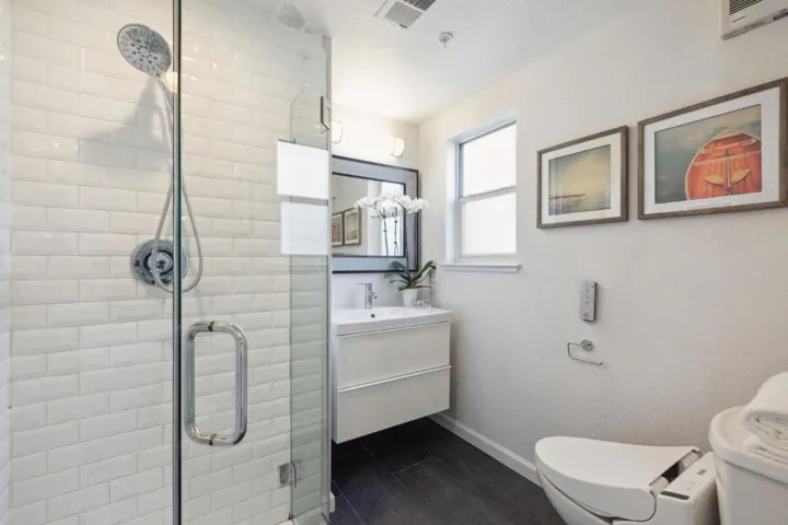 307 Old County Road 4, San Carlos, California 94070