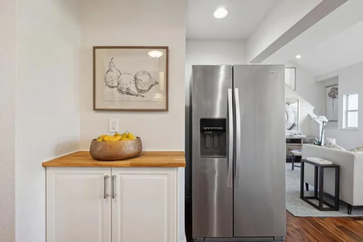 307 Old County Road 4, San Carlos, California 94070
