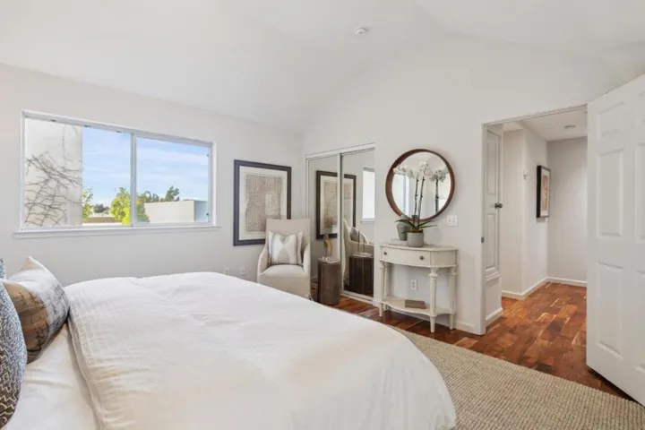 307 Old County Road 4, San Carlos, California 94070