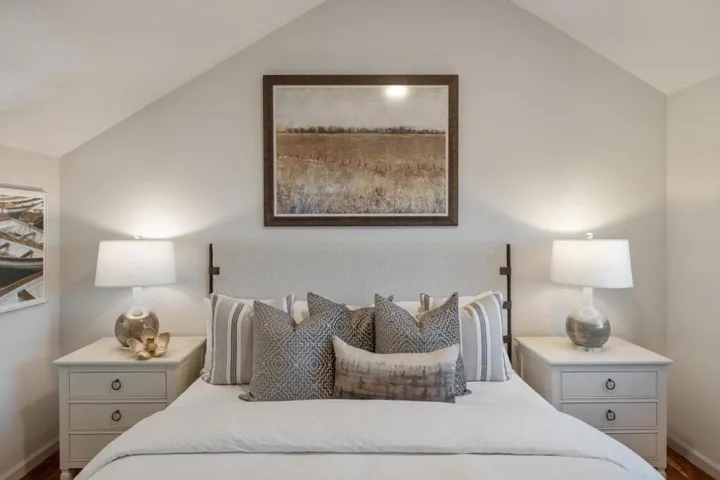 307 Old County Road 4, San Carlos, California 94070