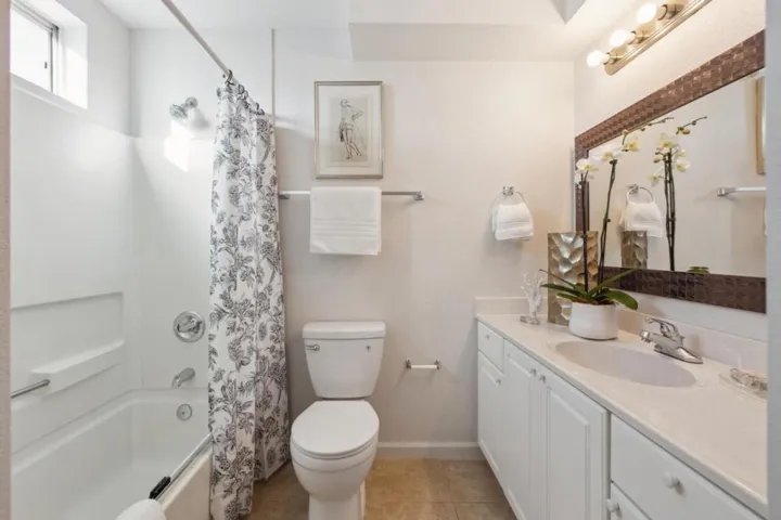 307 Old County Road 4, San Carlos, California 94070