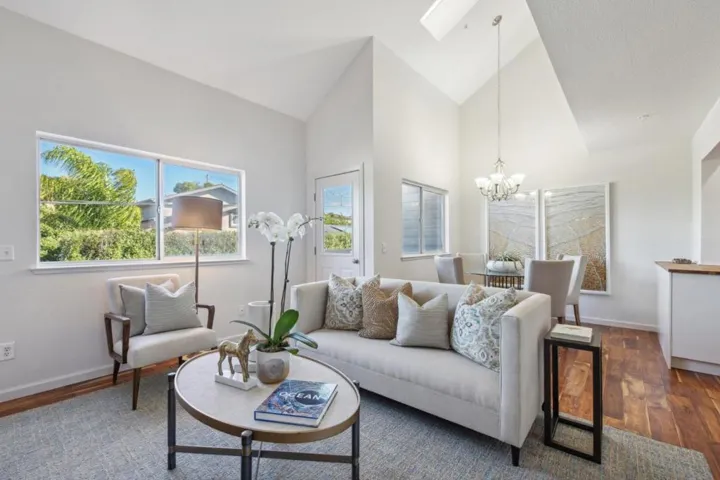 307 Old County Road 4, San Carlos, California 94070