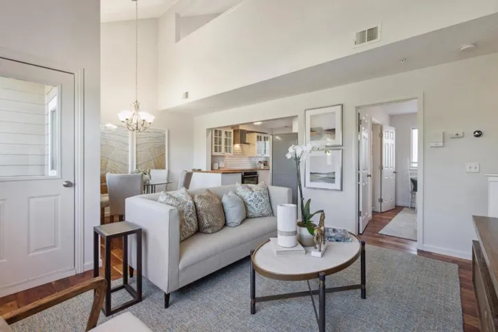 307 Old County Road 4, San Carlos, California 94070