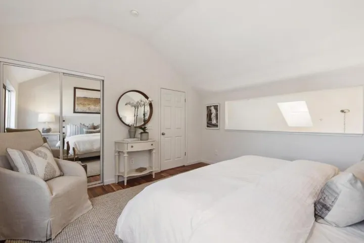307 Old County Road 4, San Carlos, California 94070