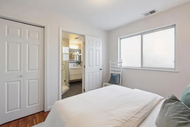 307 Old County Road 4, San Carlos, California 94070