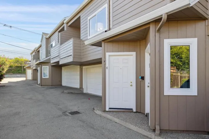 307 Old County Road 4, San Carlos, California 94070