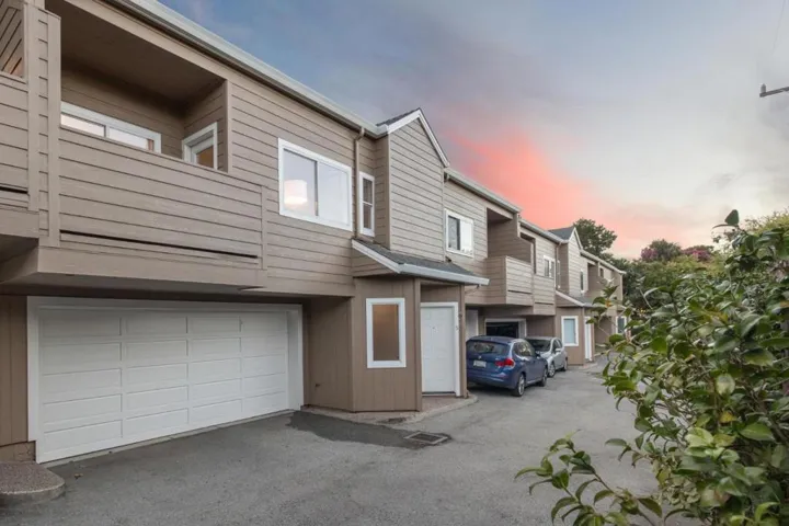 307 Old County Road 4, San Carlos, California 94070