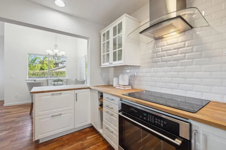 307 Old County Road 4, San Carlos, California 94070