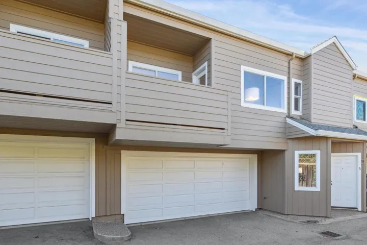 307 Old County Road 4, San Carlos, California 94070
