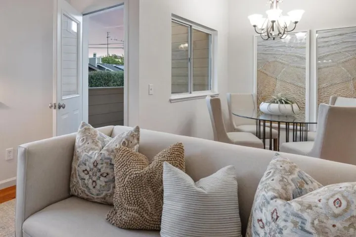 307 Old County Road 4, San Carlos, California 94070