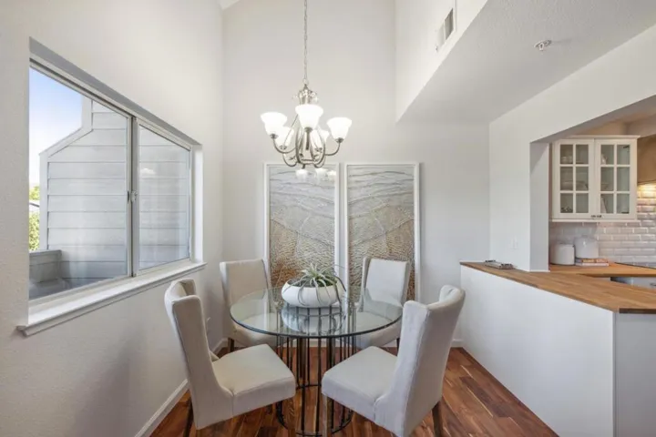 307 Old County Road 4, San Carlos, California 94070