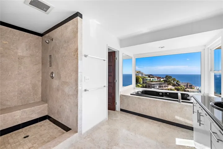875 Baja Street, Laguna Beach, California 92651