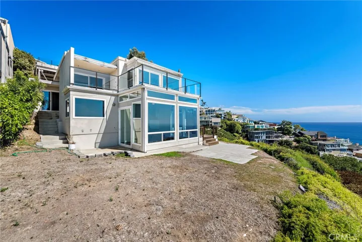 875 Baja Street, Laguna Beach, California 92651