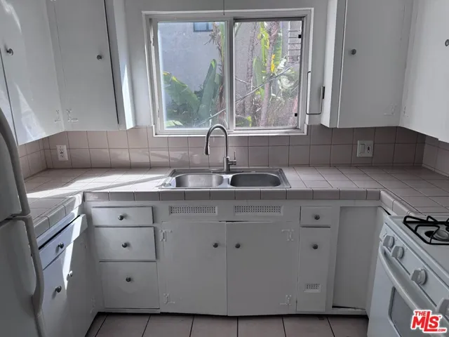 1101 Euclid Street E, Santa Monica, California 90403