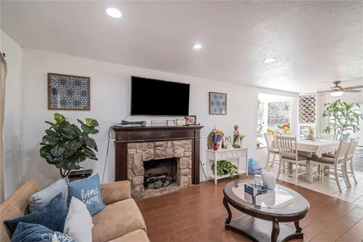 29441 Florabunda Road, Canyon Country, California 91387