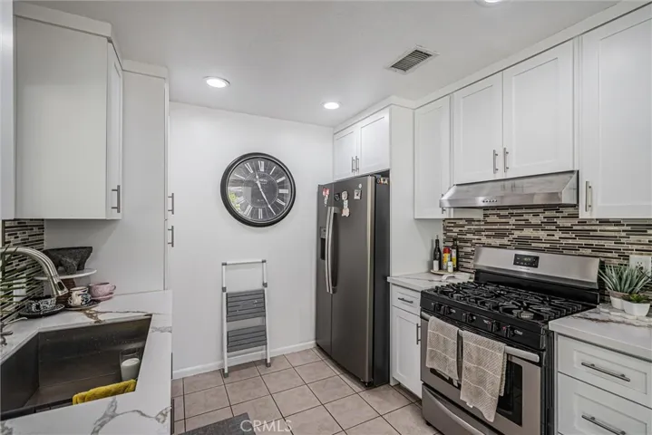 29441 Florabunda Road, Canyon Country, California 91387