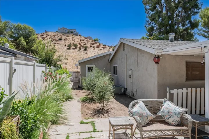 29441 Florabunda Road, Canyon Country, California 91387