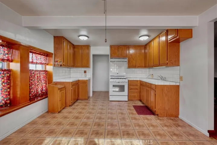 7752 Chester Avenue, Stanton, California 90680