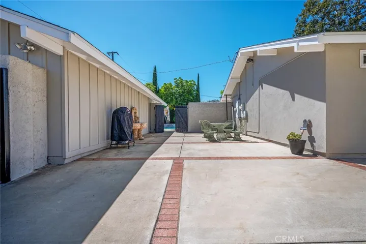 34'X18'6" side yard. large enough for a boat, RV or car(s).