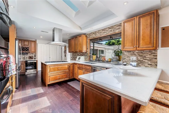 Kitchen has quartz counters.