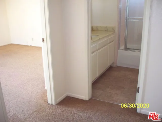 2nd bedroom full bath