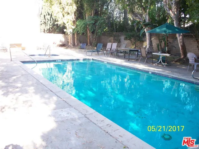 13412 Burbank Boulevard 1, Sherman Oaks, California 91401