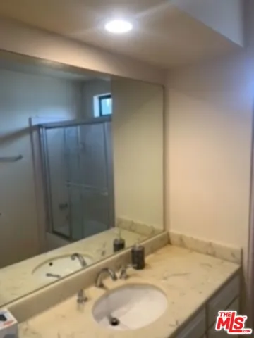 13412 Burbank Boulevard 1, Sherman Oaks, California 91401