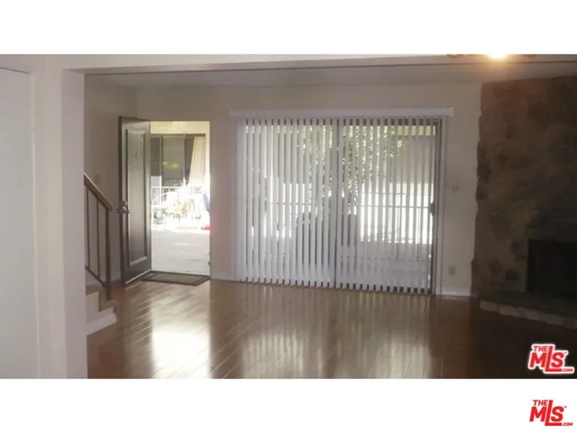 13412 Burbank Boulevard 1, Sherman Oaks, California 91401