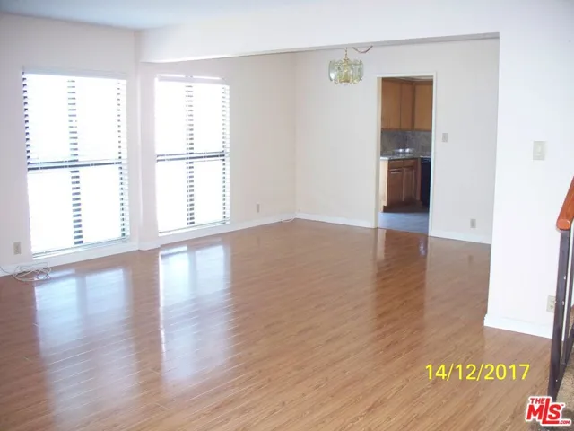 13412 Burbank Boulevard 1, Sherman Oaks, California 91401