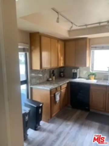 13412 Burbank Boulevard 1, Sherman Oaks, California 91401