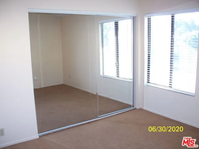 13412 Burbank Boulevard 1, Sherman Oaks, California 91401