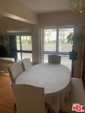 13412 Burbank Boulevard 1, Sherman Oaks, California 91401