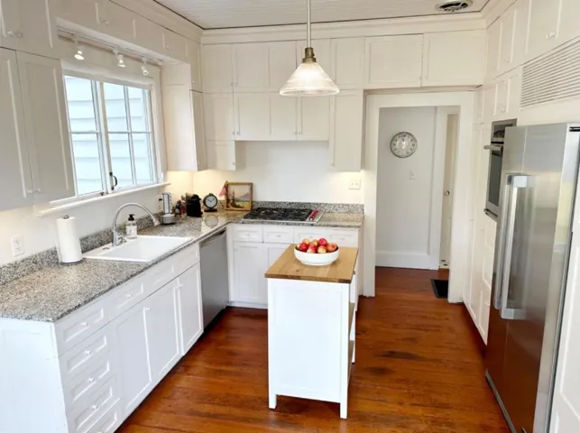 252 Chestnut Street, Pacific Grove, California 93950