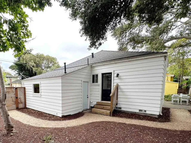 252 Chestnut Street, Pacific Grove, California 93950