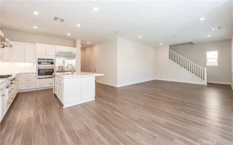 631 Cardona, Lake Forest, California 92630