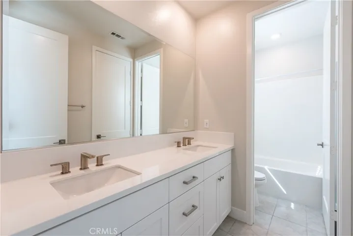 631 Cardona, Lake Forest, California 92630