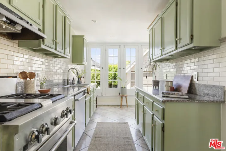 1579 Oak Grove Drive, Los Angeles, California 90041